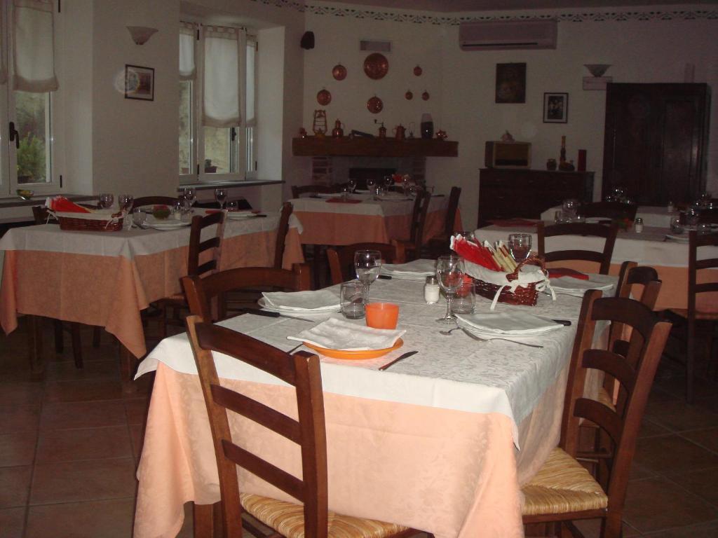 Agriturismo Cascina Vrona Villa Monteu Roero ภายนอก รูปภาพ